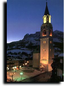 Cortina by night